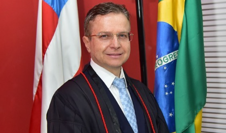 Desembargador Pedro Rogério Castro Godinho Desembargador Pedro Rogério Castro Godinho