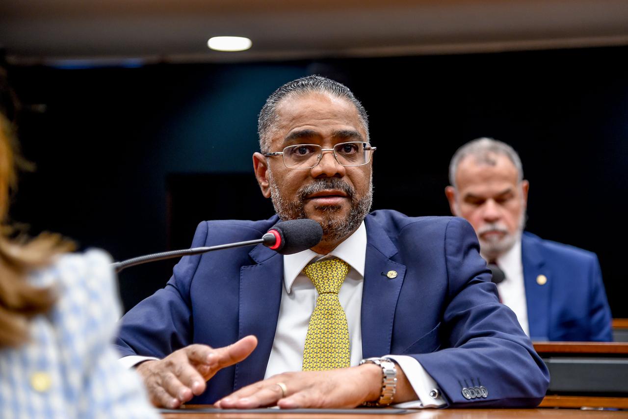 O deputado federal Márcio Marinho pediu urgência no pagamento da restituição do imposto de renda para vítimas da calamidade no Rio Grande do Sul O deputado federal Márcio Marinho pediu urgência no pagamento da restituição do imposto de renda para vítimas da calamidade no Rio Grande do Sul