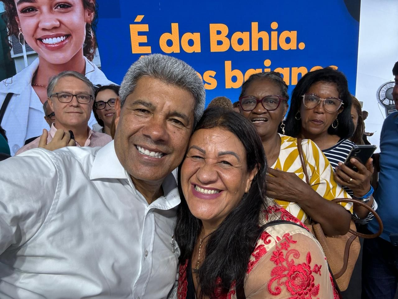 O governador Jerônimo Rodrigues (PT) e a pré-candidata a prefeita de Maragojipe, Vera da Saúde (PSD)