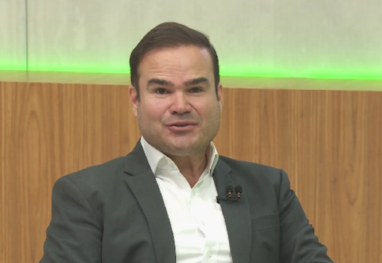 Imagem de Cacá Leão diz que Moema 'perdeu a mão' em Lauro de Freitas