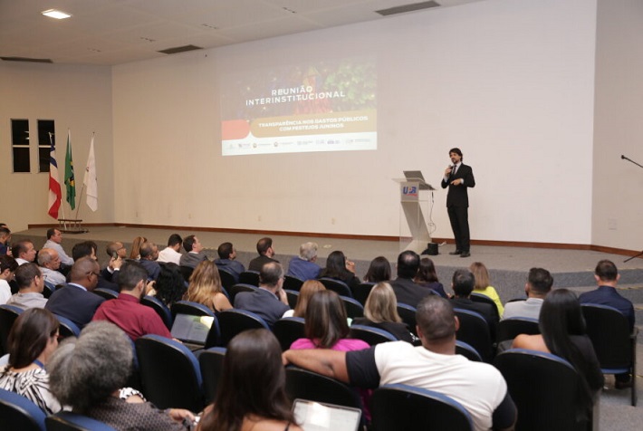 O painel faz parte da atuação de fiscalização, de caráter preventivo e colaborativo, desenvolvido de forma articulada entre o Ministério Público, Tribunais de Contas do Estado da Bahia (TCE-BA) e dos Municípios (TCM-BA), UPB, Sebrae e Ufba