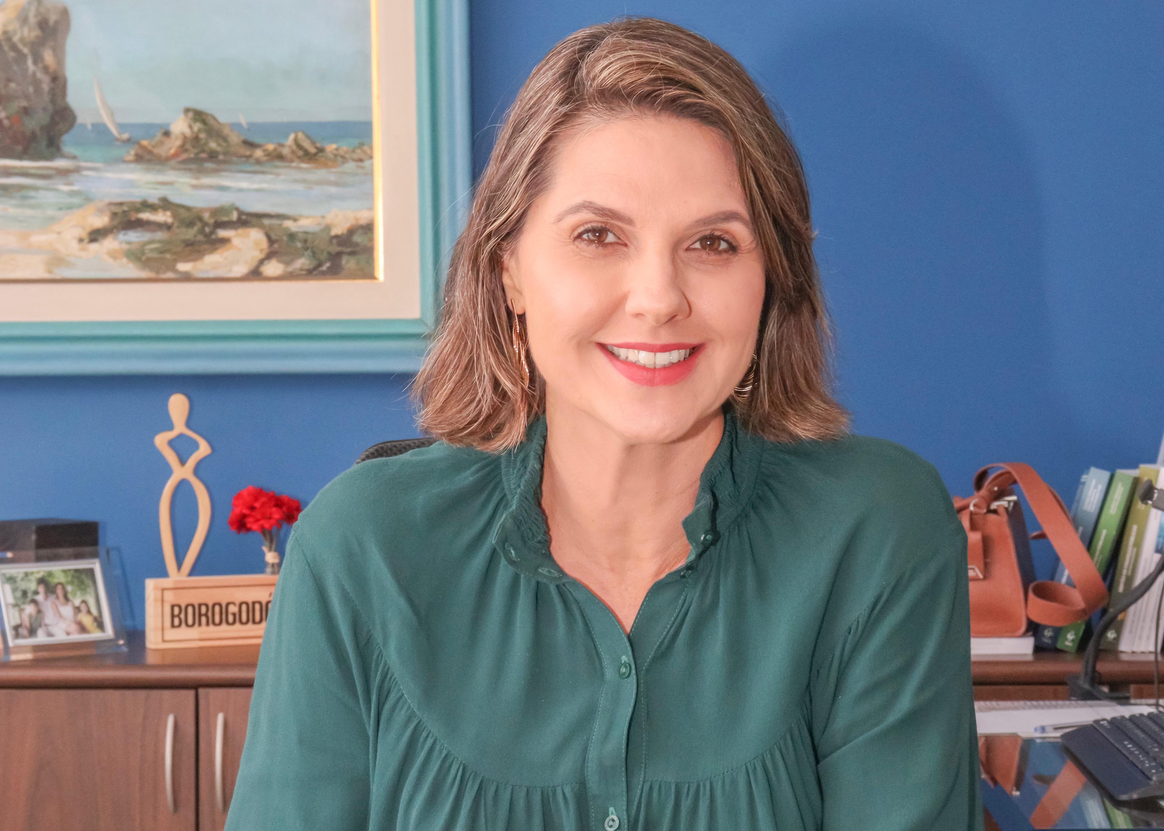 Secretária Giovanna Victer