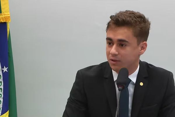 O deputado federal Nikolas Ferreira (PL-MG) comandou os trabalhos da Comissão de Educação da Câmara pela primeira vez O deputado federal Nikolas Ferreira (PL-MG) comandou os trabalhos da Comissão de Educação da Câmara pela primeira vez