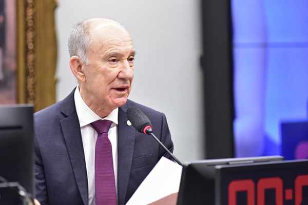 O candidato a presidente do PT, o deputado federal Rui Falcão (SP)