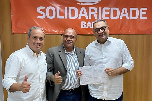 Vitor Azevedo, Alex Aleluia e a Luciano Araújo