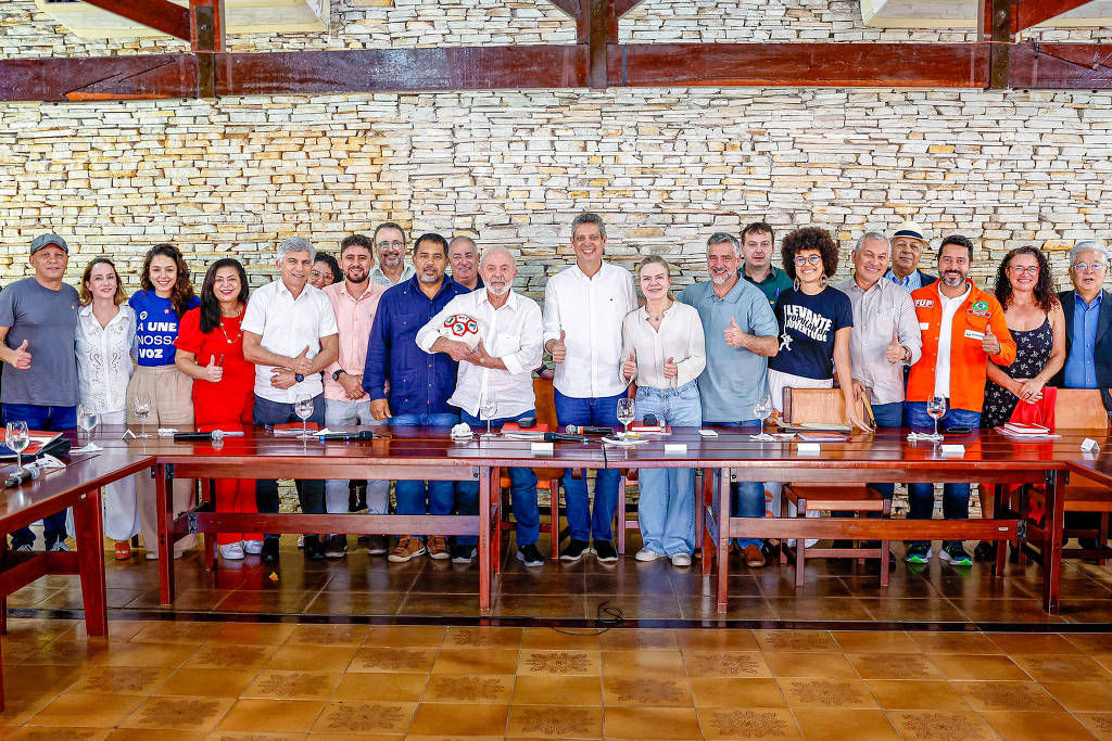 Presidente Lula durante encontro com lideranças de movimentos sociais na Granja do Torto, em Brasília