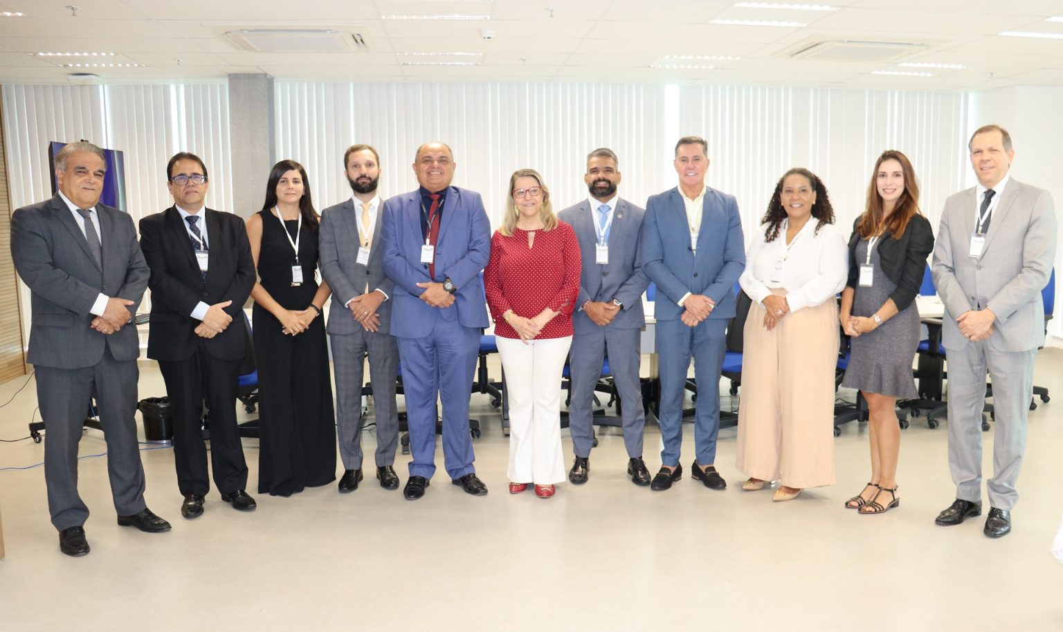 Antes da realização da prova, os integrantes da Comissão se reuniram com a presidente do Judiciário baiano, desembargadora Cynthia Maria Pina Resende, no edifício-sede do TJ-BA. Antes da realização da prova, os integrantes da Comissão se reuniram com a presidente do Judiciário baiano, desembargadora Cynthia Maria Pina Resende, no edifício-sede do TJ-BA.