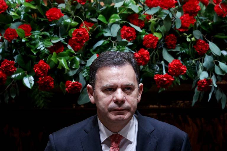 O primeiro-ministro de Portugal, Luís Montenegro, durante sessão solene no Parlamento, em Lisboa