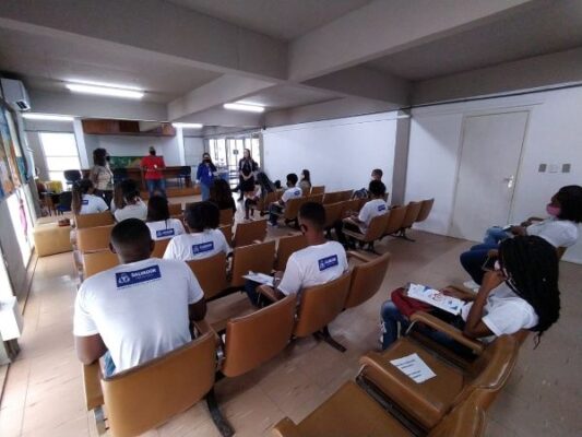 Ao total, são quatro turmas que serão capacitadas para o mercado de trabalho em parceria com o SENAI Ao total, são quatro turmas que serão capacitadas para o mercado de trabalho em parceria com o SENAI