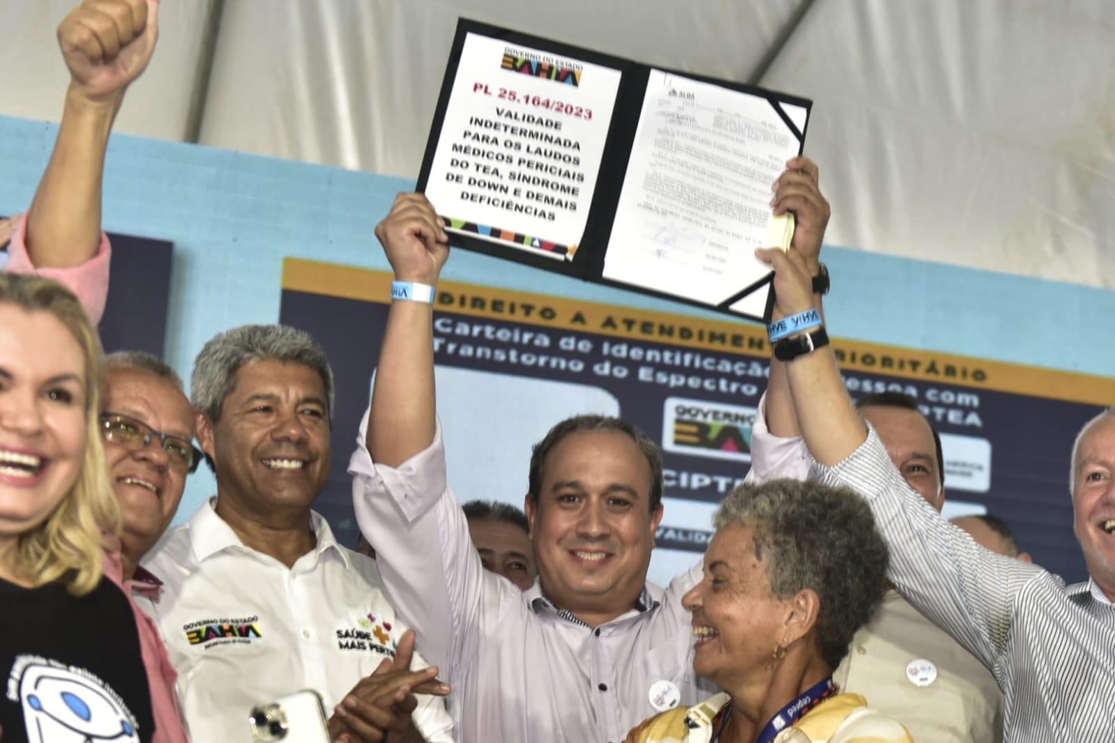 Em muitos casos, essa burocracia obrigava que a renovação fosse feita a cada três meses