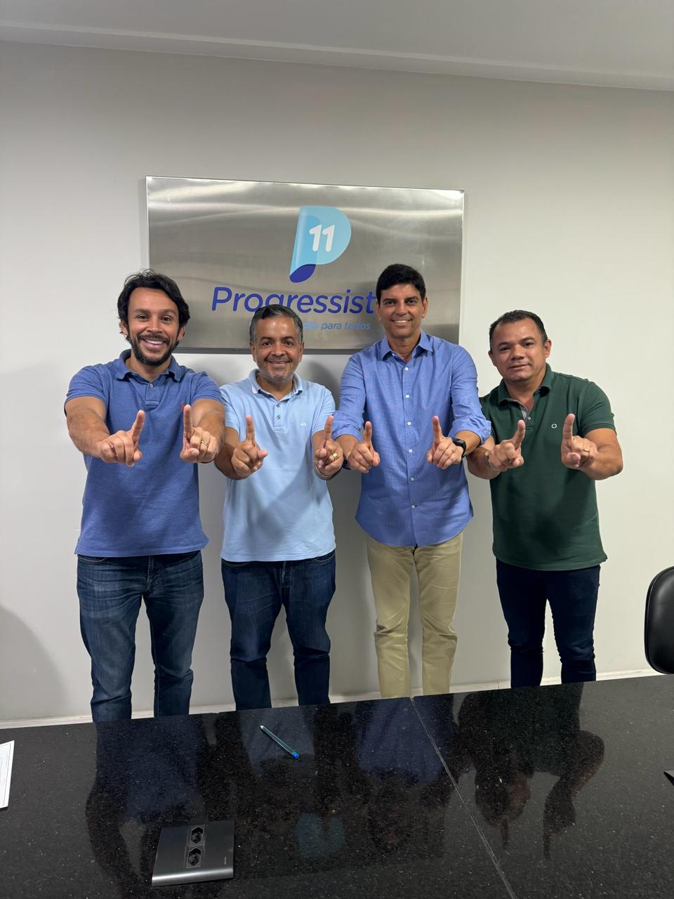 Mário Negromonte Júnior, Luizinho Sobral, Cláudio Cajado e Leó da Unibel Mário Negromonte Júnior, Luizinho Sobral, Cláudio Cajado e Leó da Unibel
