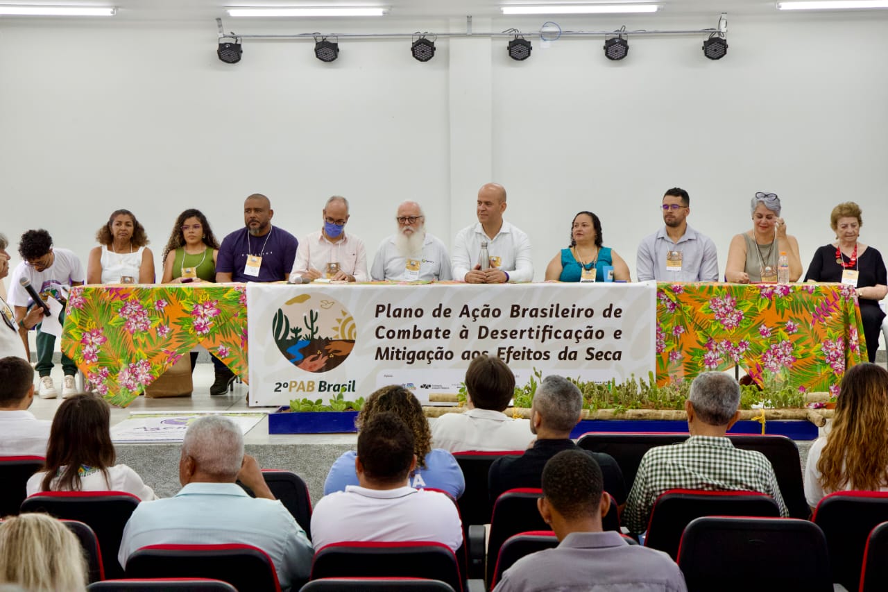 O evento reuniu representantes do governo, sociedade civil e academia