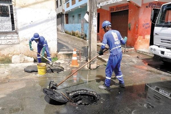 Somente em 2023, foram executadas 25 mil desobstruções da rede de esgoto em Salvador