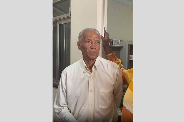 Adalberto Cândido, o Candinho, 85, único filho vivo de João Cândido Felisberto, líder da Revolta da Chibata Adalberto Cândido, o Candinho, 85, único filho vivo de João Cândido Felisberto, líder da Revolta da Chibata