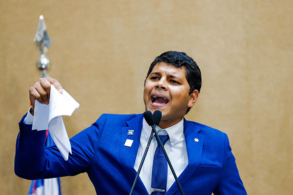 O deputado estadual Diego Castro (PL)