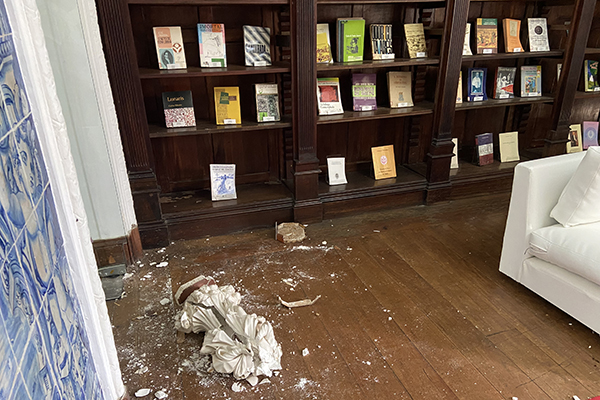 Imagem vandalizada de Nossa Senhora da Conceição da Praia, doada à ALB pelo Monsenhor Manuel de Aquino Barbosa