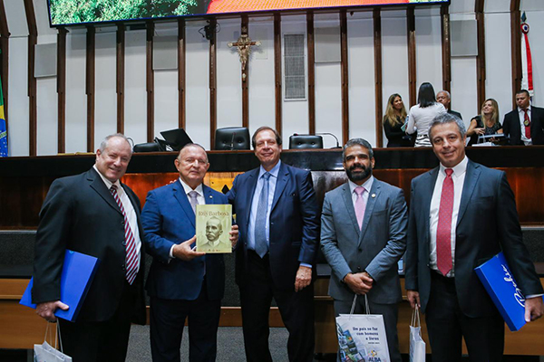 Presidente Adolfo Menezes recebe integrantes da Corregedoria Nacional de Justiça