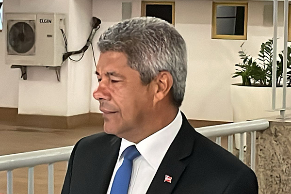 O governador Jerônimo Rodrigues (PT)