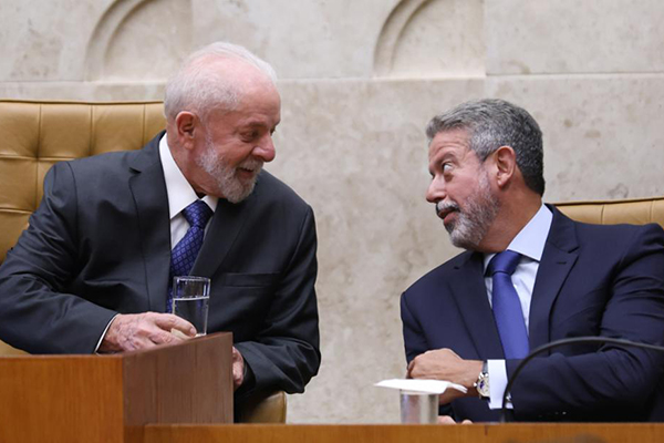 O presidente Lula (PT) e o presidente da Câmara dos Deputados, Arthur Lira (PP-AL)