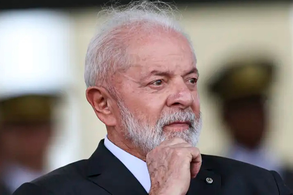 Presidente sanciona lei contra violência da mulher e afirma que agressor não presta como ser humano