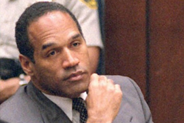 O.J. Simpson, um dos jogadores mais famosos da história da liga de futebol americano O.J. Simpson, um dos jogadores mais famosos da história da liga de futebol americano