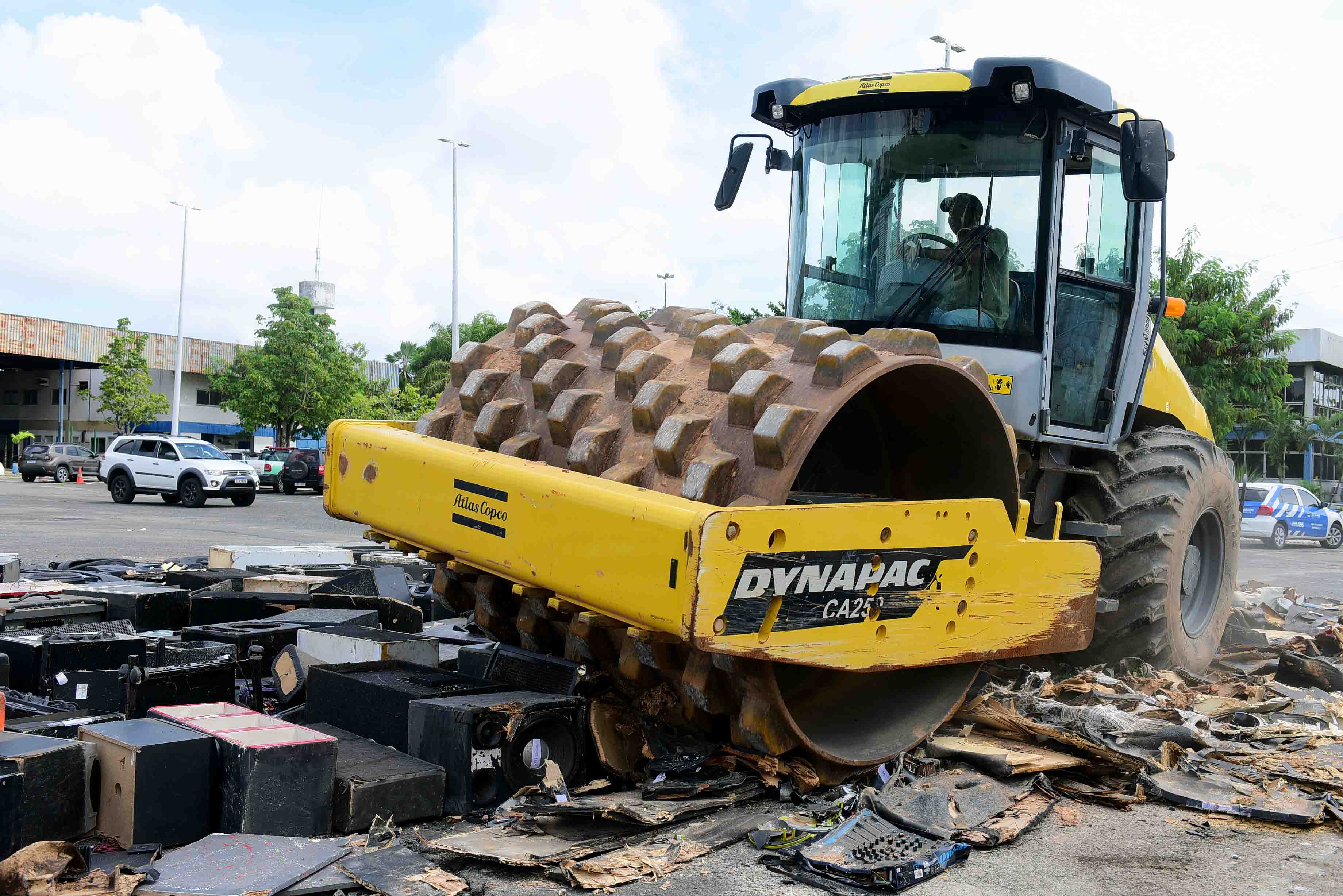 Os dispositivos confiscados foram alvo das autoridades devido ao uso irregular