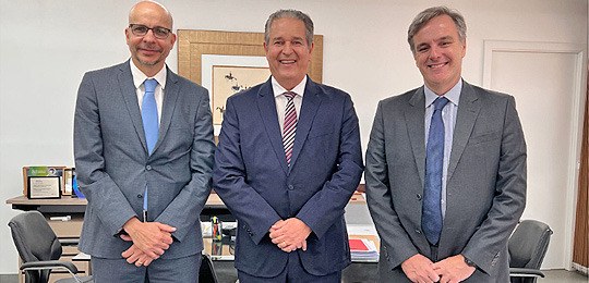 Encontro ocorreu na Sala da Presidência do Tribunal, e contou com a presença do advogado representante da empresa dona do Instagram, Facebook e WhatsApp, e do Juiz da 4ª Zona Eleitoral