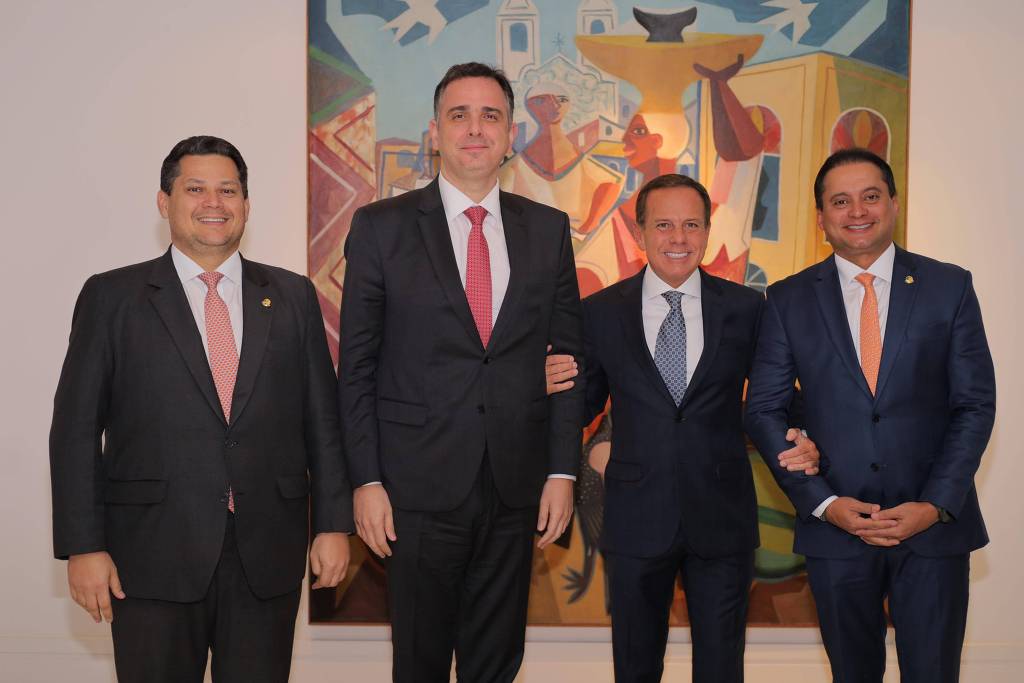 A partir da esq., o senador Davi Alcolumbre, o presidente do Senado, Rodrigo Pacheco, o ex-governador João Doria e o senador Weverton Rocha