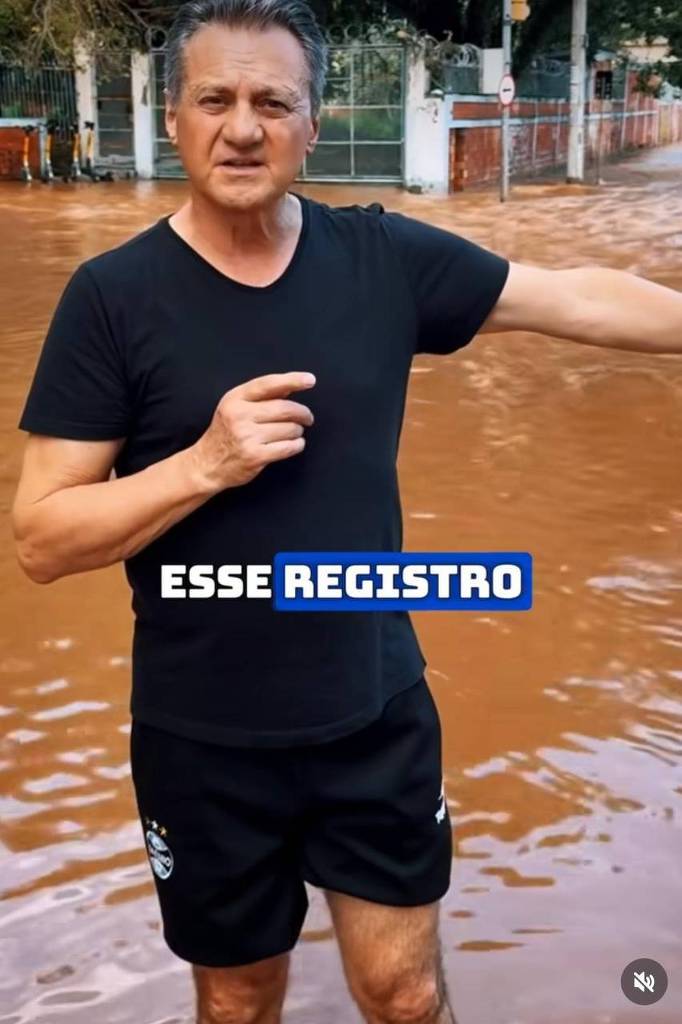 O deputado federal Giovani Cherini, em meio à enchente no RS 