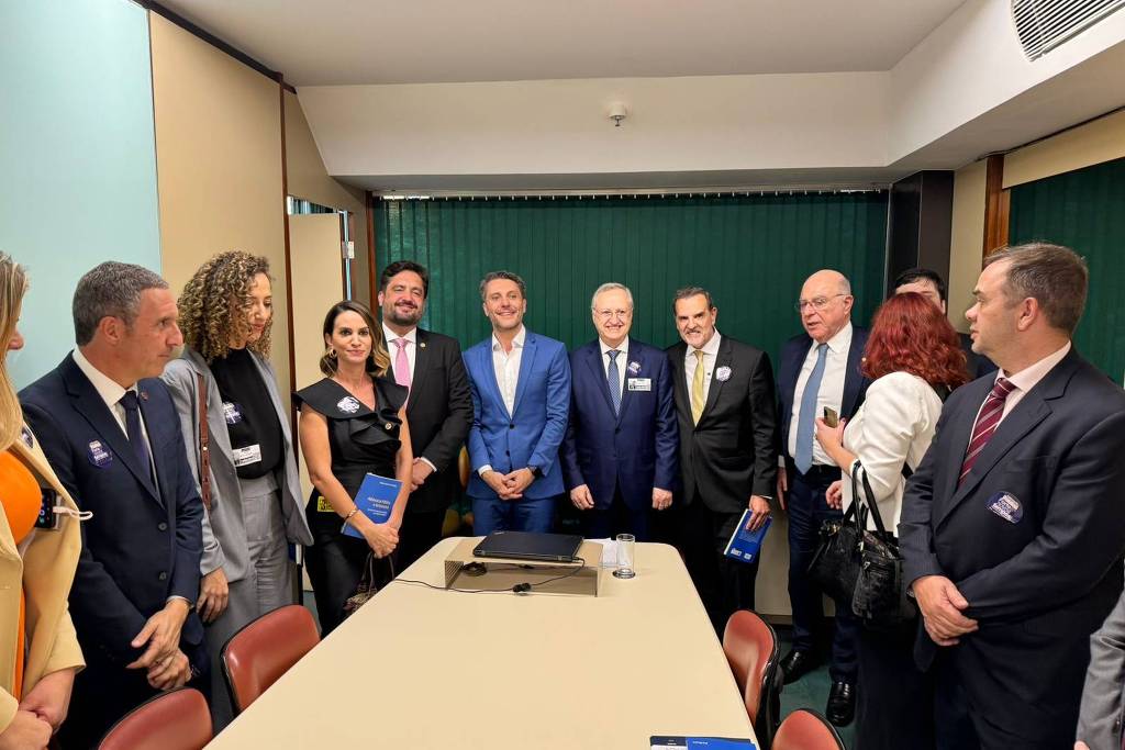 Procuradores se encontram com parlamentares em lançamento de movimento em prol da advocacia pública