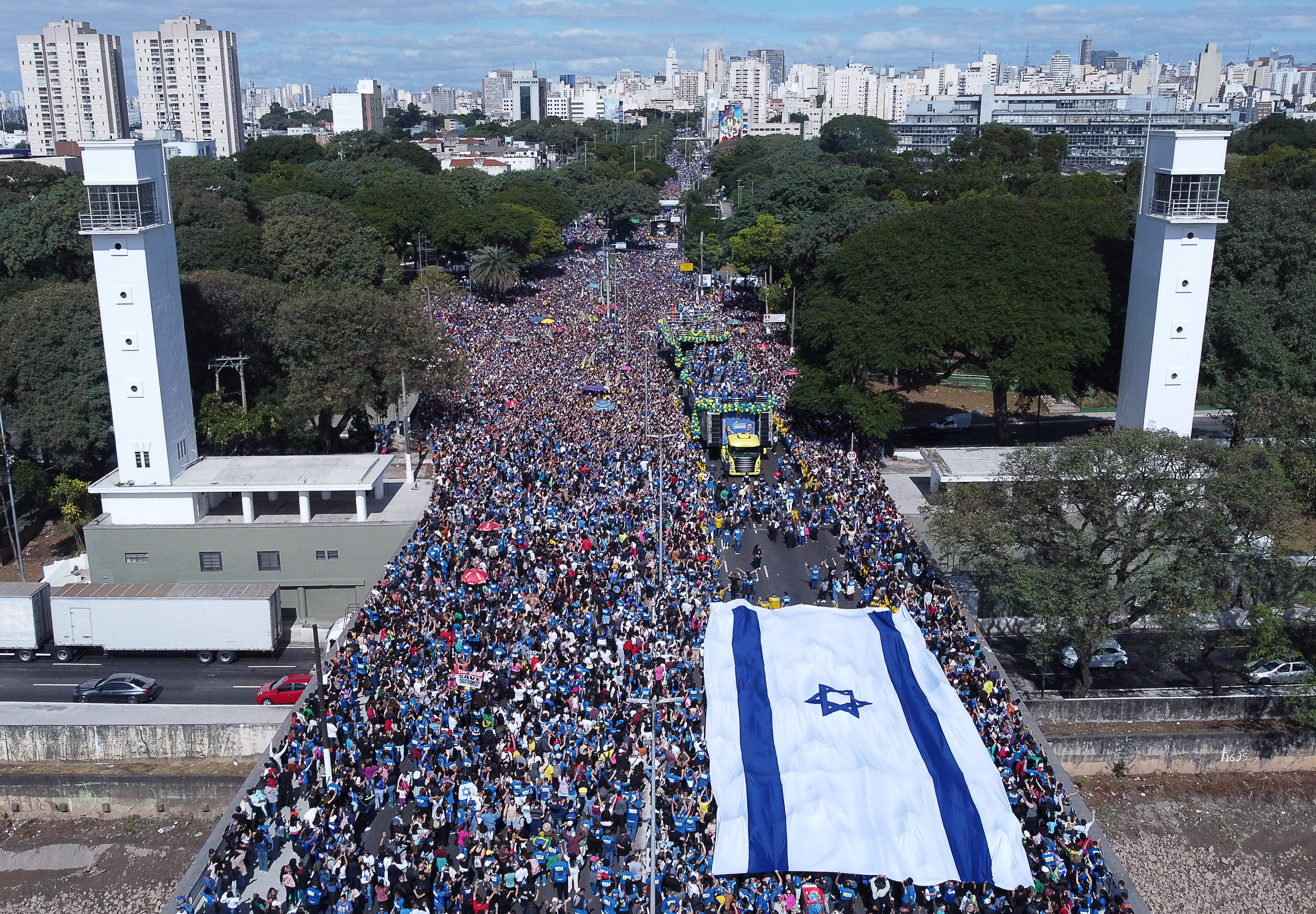 A Marcha para Jesus 2024 teve início da caminhada no Metrô Luz, e seguiu em direção à Praça Heróis da Força Expedicionária Brasileira, próximo ao Campo de Marte, na zona norte de São Paulo A Marcha para Jesus 2024 teve início da caminhada no Metrô Luz, e seguiu em direção à Praça Heróis da Força Expedicionária Brasileira, próximo ao Campo de Marte, na zona norte de São Paulo