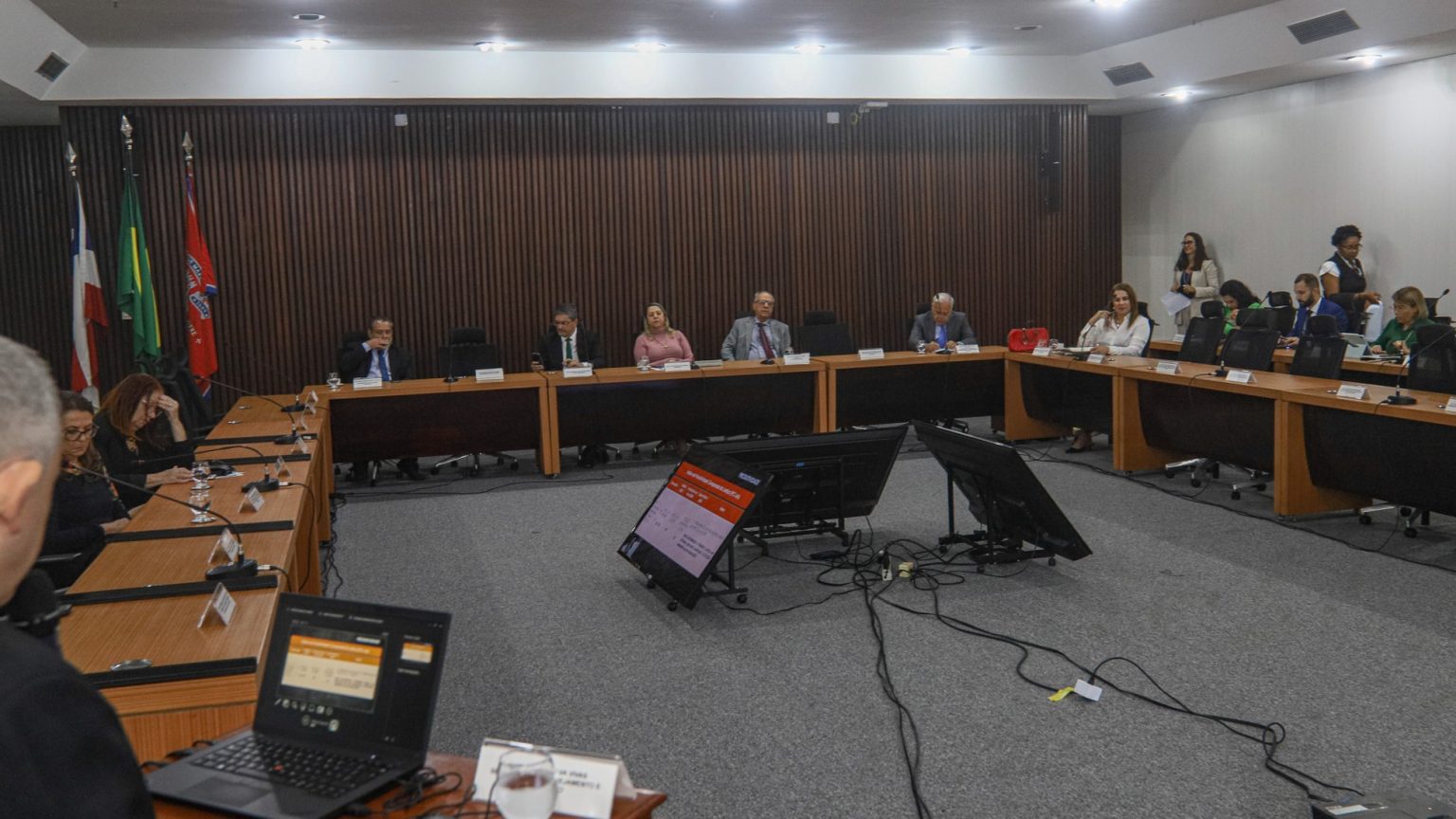 Reunião teve o propósito de atualizar magistrados e secretários sobre o andamento das informações prestadas pelas unidades responsáveis Reunião teve o propósito de atualizar magistrados e secretários sobre o andamento das informações prestadas pelas unidades responsáveis