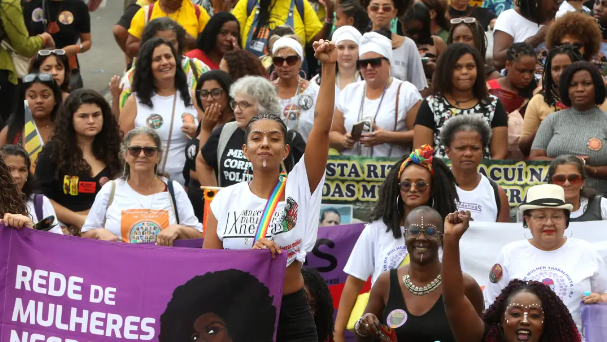 Desemprego de jovens negras é 3 vezes superior ao dos homens brancos Desemprego de jovens negras é 3 vezes superior ao dos homens brancos