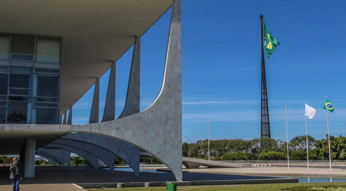 Primeiro-ministro japonês visita o Brasil para estreitar relações