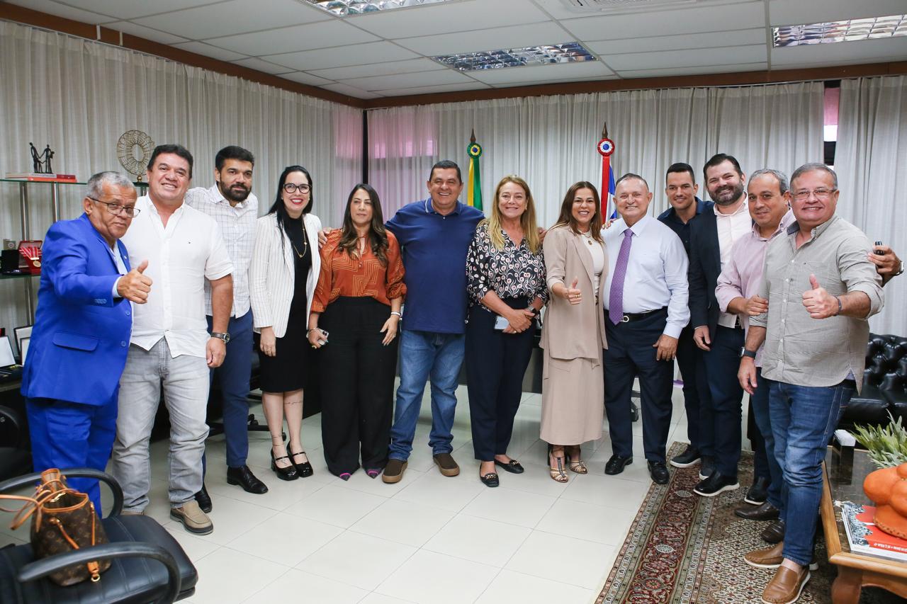 Parlamentares cobraram uma postura mais incisiva do presidente da Alba