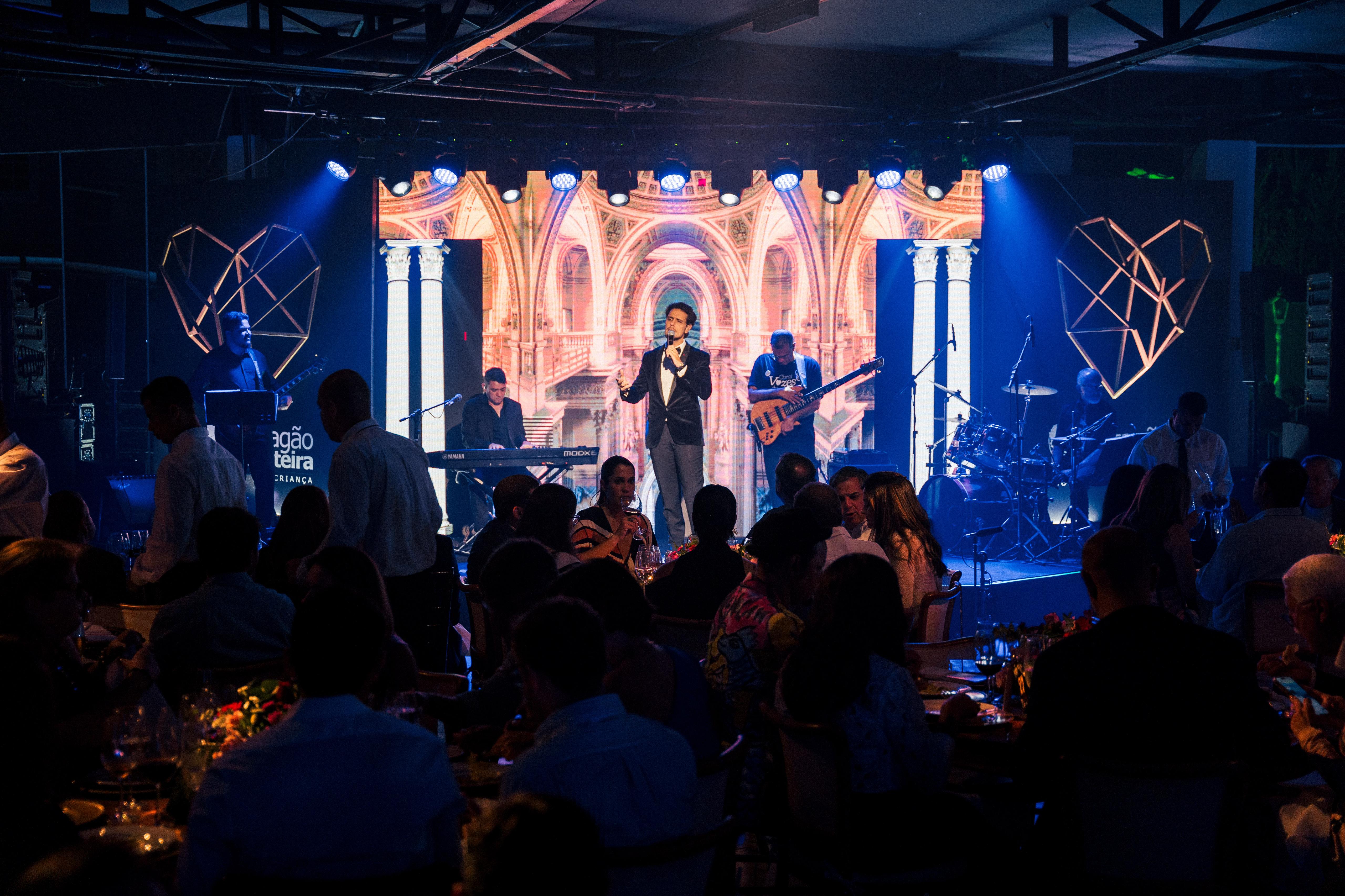 O jantar contou, ainda, com uma apresentação do coral Vozes da vida, formado por ex-pacientes do Martagão.