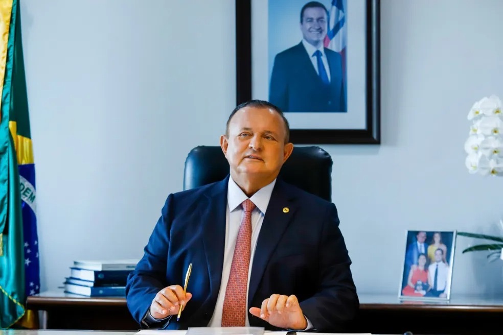 Adolfo Menezes Adolfo Menezes