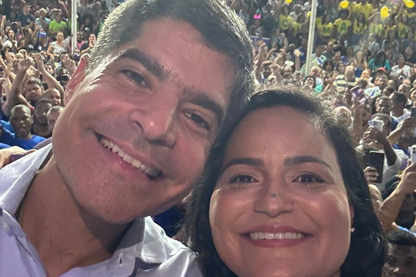 ACM Neto e Débora Régis