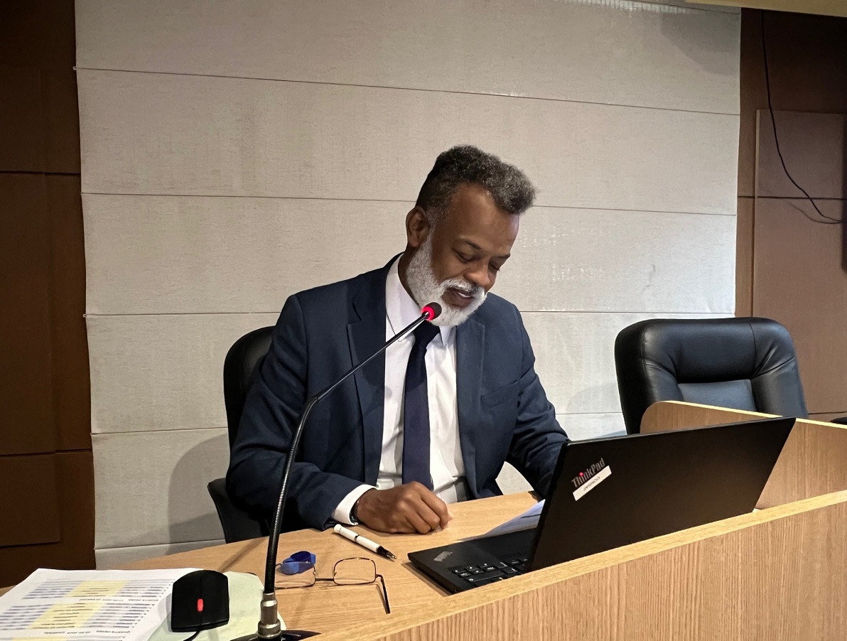 Conselheiro substituto Alex Aleluia