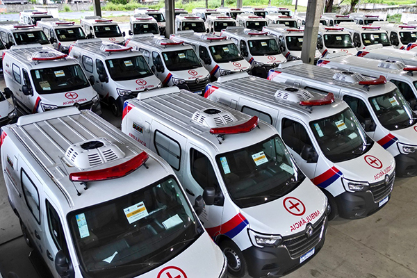 Ambulâncias entregues pelo governo do Estado