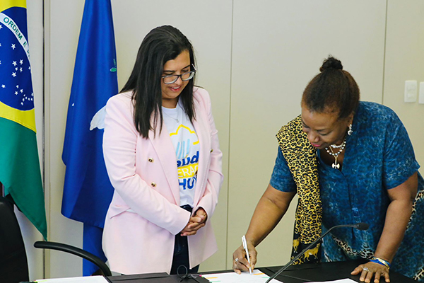 Acordo foi assinado pela vice-prefeita Ana Paula Matos e pela diretora executiva do UNFPA e subsecretária-geral das Nações Unidas, Natalia Kanem Acordo foi assinado pela vice-prefeita Ana Paula Matos e pela diretora executiva do UNFPA e subsecretária-geral das Nações Unidas, Natalia Kanem