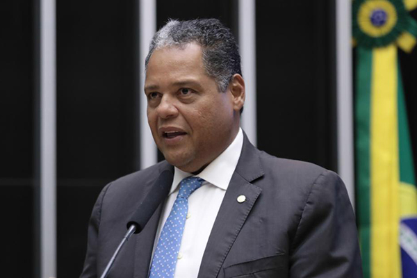 O deputado Antonio Brito O deputado Antonio Brito