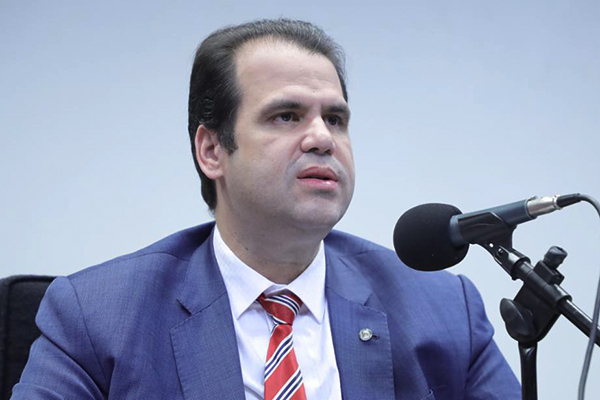 O deputado Aureo Ribeiro, líder do maior bloco da Câmara dos Deputados