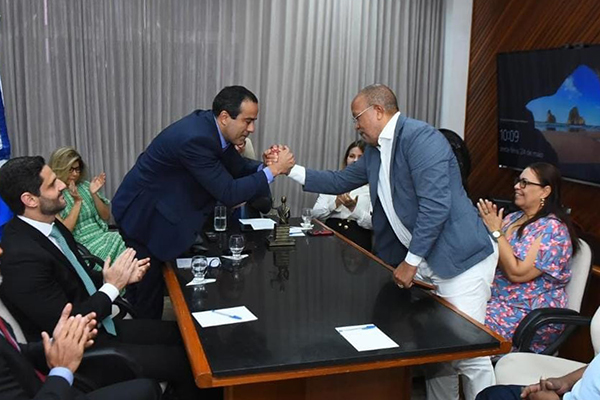 Prefeito Bruno Reis e o vereador Luiz Carlos Suíca durante conciliação