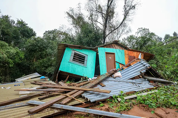 Tragédia com as enchentes no Rio Grande do Sul soma 155 mortos