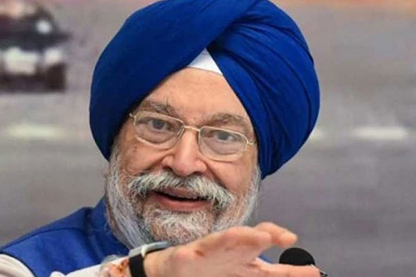 O ministro de Habitação e Assuntos Urbanos e Petróleo e Gás Natural da Índia, Hardeep Puri