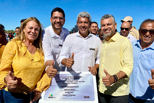 O governador Jerônimo Rodrigues (PT) durante inauguração de estrada em Irecê