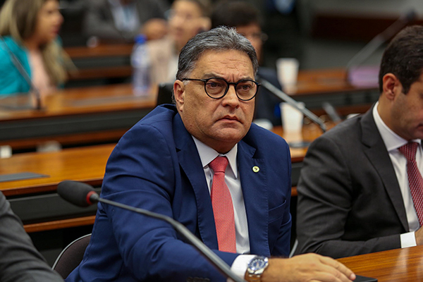 Luciano Araujo Luciano Araujo