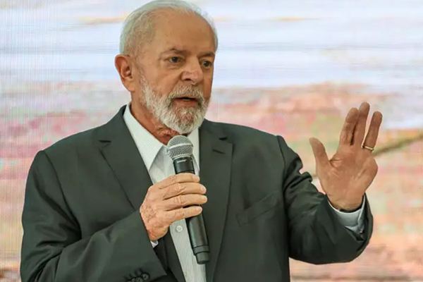 O presidente Lula cancelou viagem à Rússia por recomendação médica após sofrer acidente doméstico