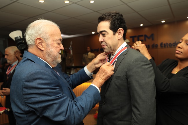 As afirmações foram feitas no discurso de agradecimento após ser condecorado com a comenda “Medalha Deputado Luís Eduardo Magalhães” As afirmações foram feitas no discurso de agradecimento após ser condecorado com a comenda “Medalha Deputado Luís Eduardo Magalhães”